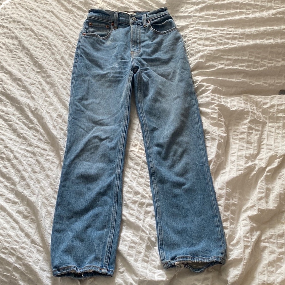 Abercrombie & Fitch Ultra High Rise Ankle Straight Jeans Light Wash Size 23/000